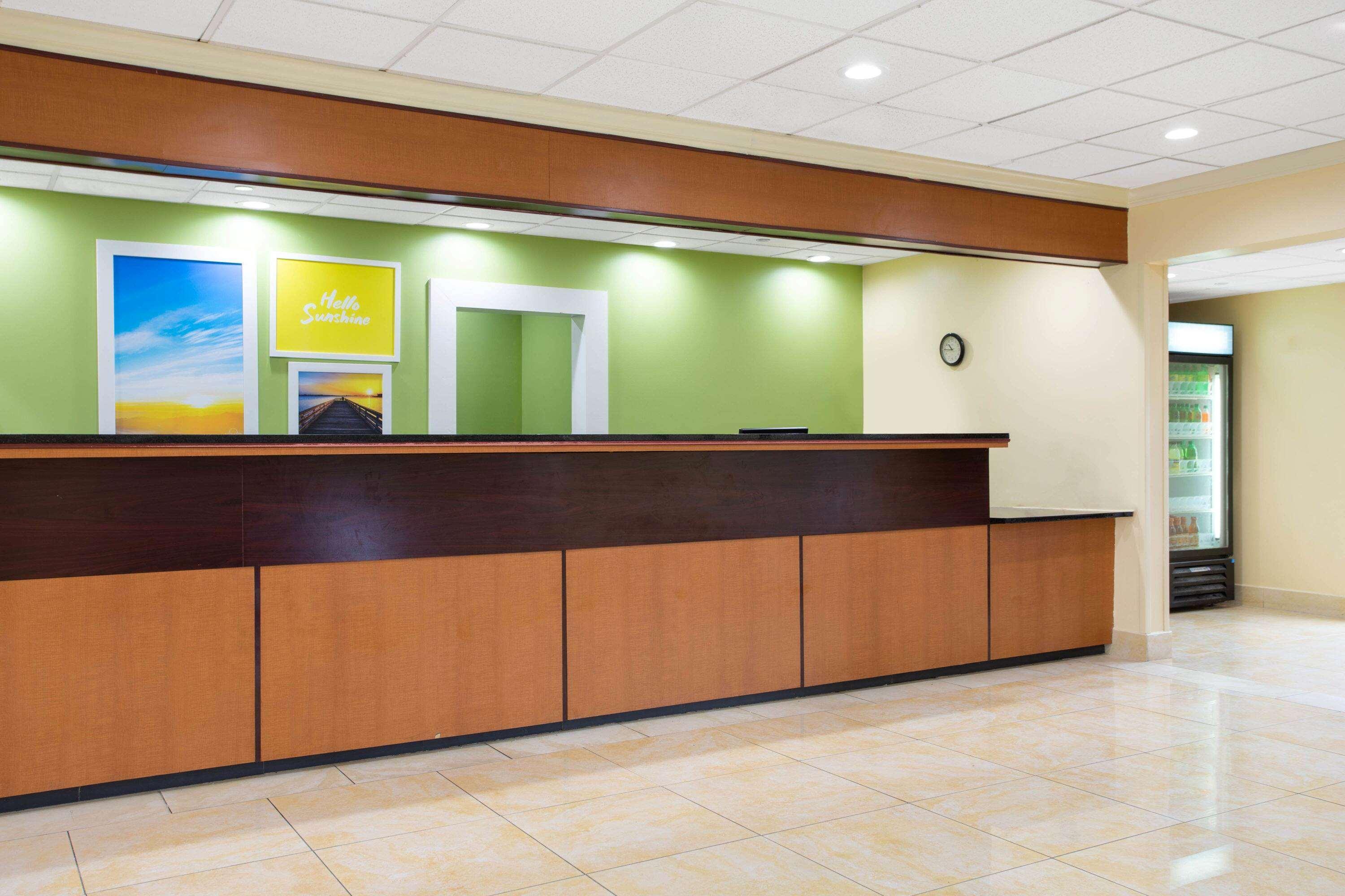 Days Inn By Wyndham Absecon Atlantic City Area Exterior photo